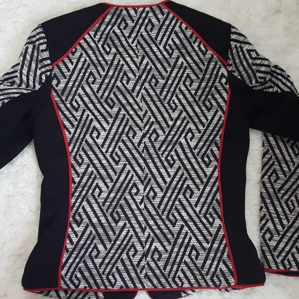 Beautiful Abstract Patterned Jacket/Blazer - Picture 2 of 2